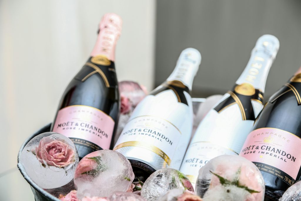 Vente de champagne : comment choisir la bouteille idéale pour vos fêtes