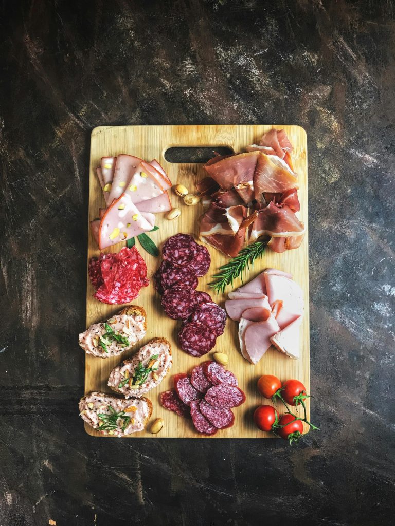 Produits de charcuterie faits maison : un savoir-faire authentique