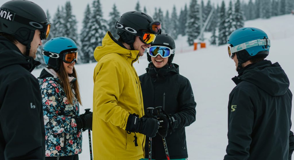 Comment bien préparer son équipement avant un séjour au ski