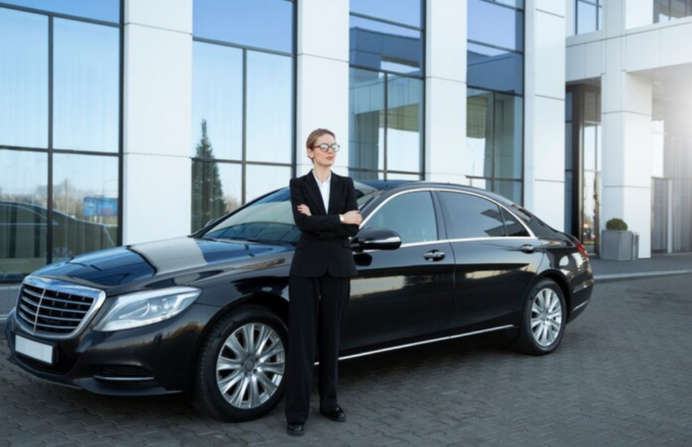 Location de voiture de luxe : sublimer vos événements, mariages et rendez-vous VIP