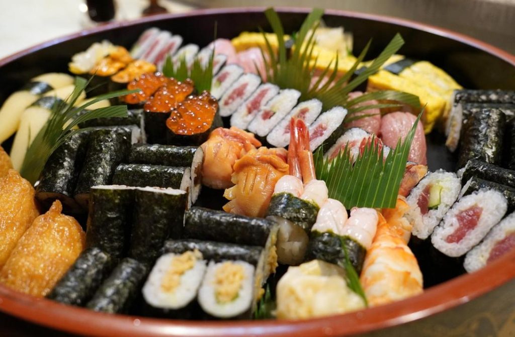 Comparatif : top des plateaux repas japonais à commander